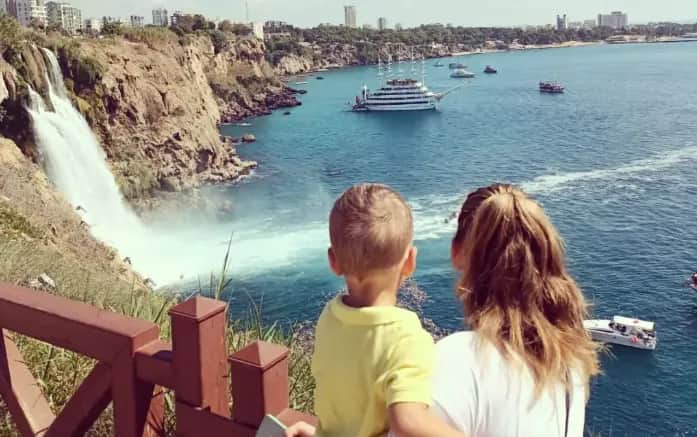 Co zabrać na wakacje do Turcji z dzieckiem, aby uniknąć problemów?