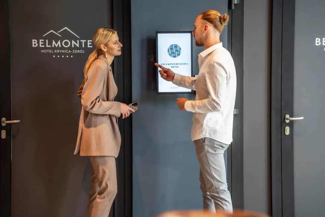 Jakie buty wybrać do chodzenia po hotelu, by czuć się komfortowo? Jakie buty wybrać do chodzenia po hotelu, by czuć się komfortowo?